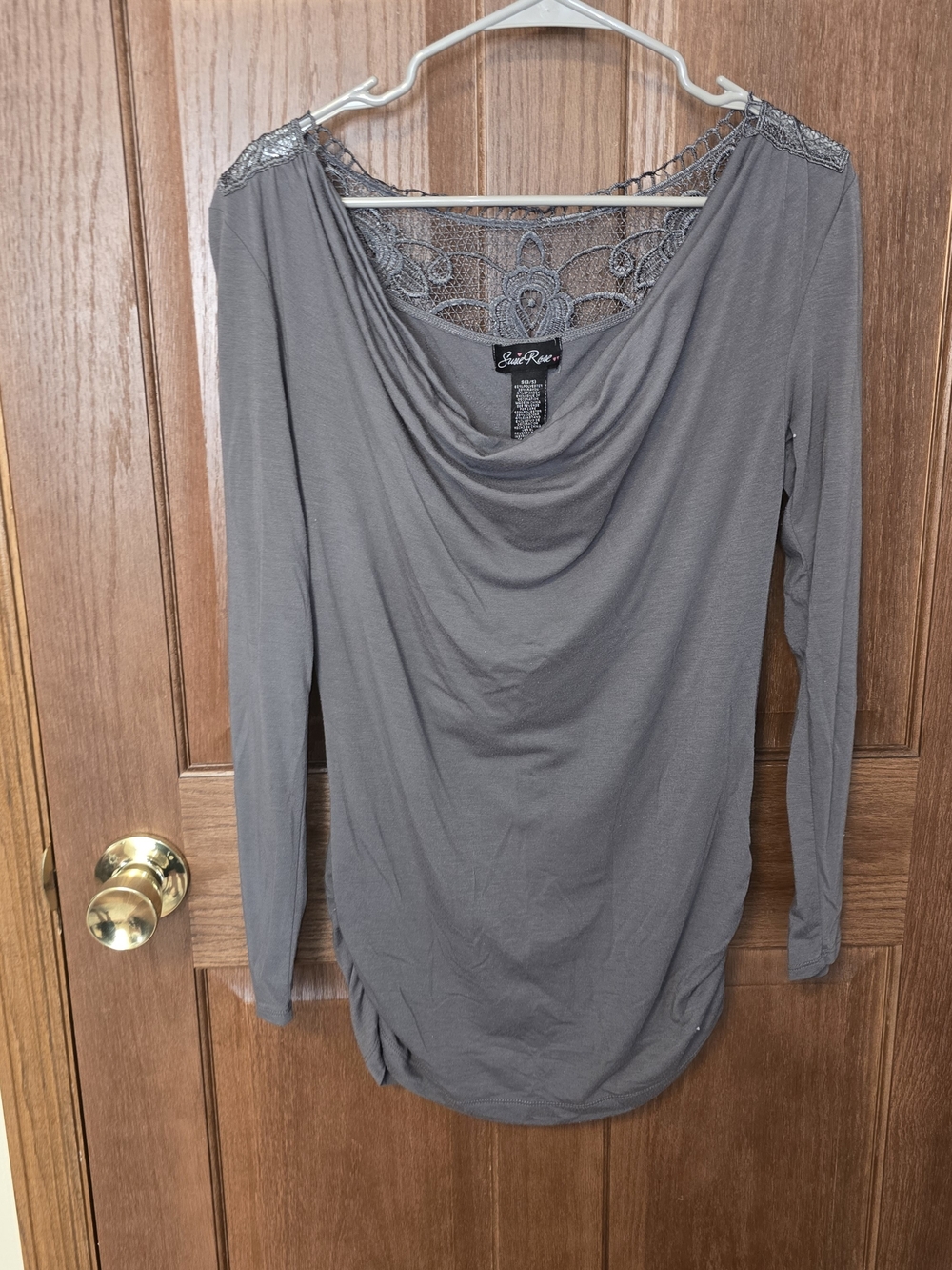 ✨ Susie Rose Gray Crochet Lace Back Ruched Long Sleeve Top Sz S